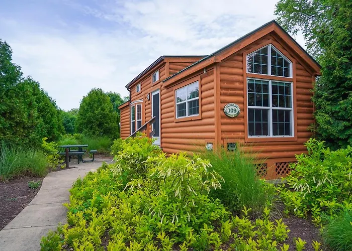 Hotel near College: Cedar Point'S Lighthouse Point