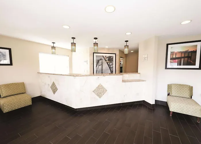 La Quinta Inn By Wyndham Sandusky Near Cedar Point